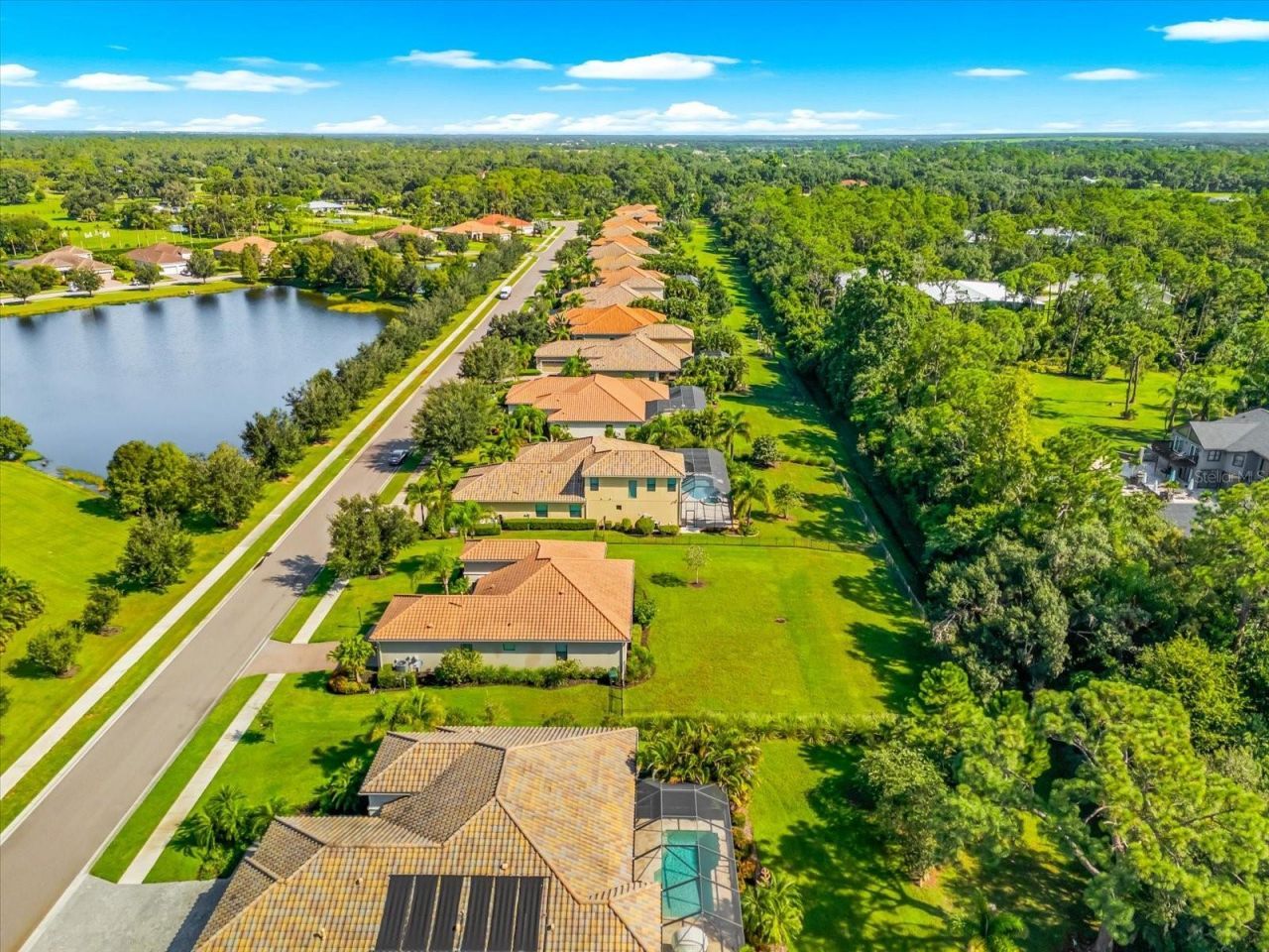 8256 Larkspur Circle, Sarasota, FL 34241 Photo