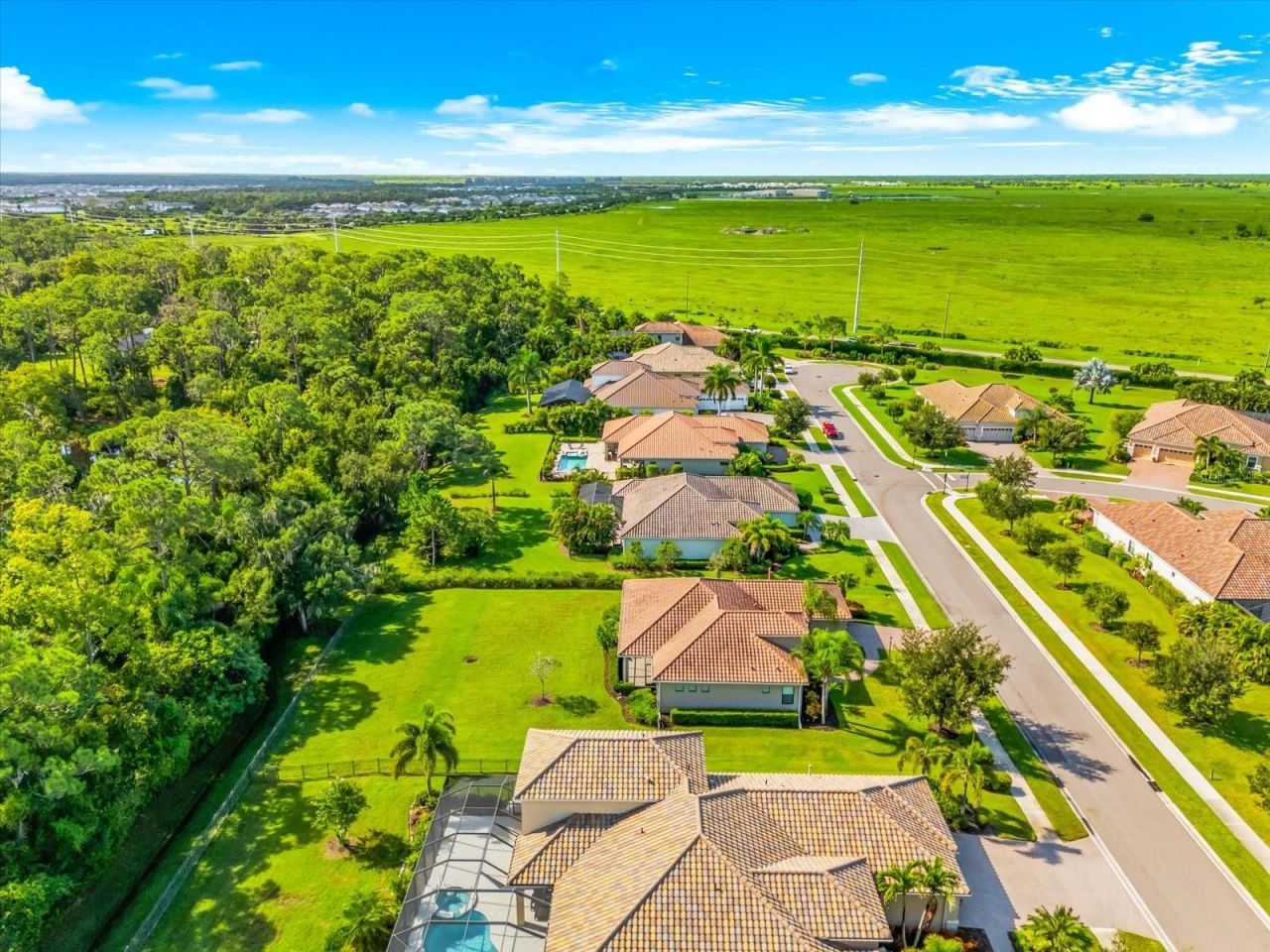 8256 Larkspur Circle, Sarasota, FL 34241 Photo