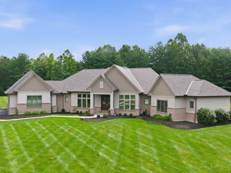 2 Birdhaven Lane, Indian Hill, OH 45242 Photo 1