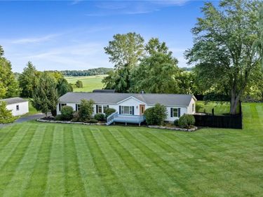 1063 County Road 4 , Geneva, NY 14456