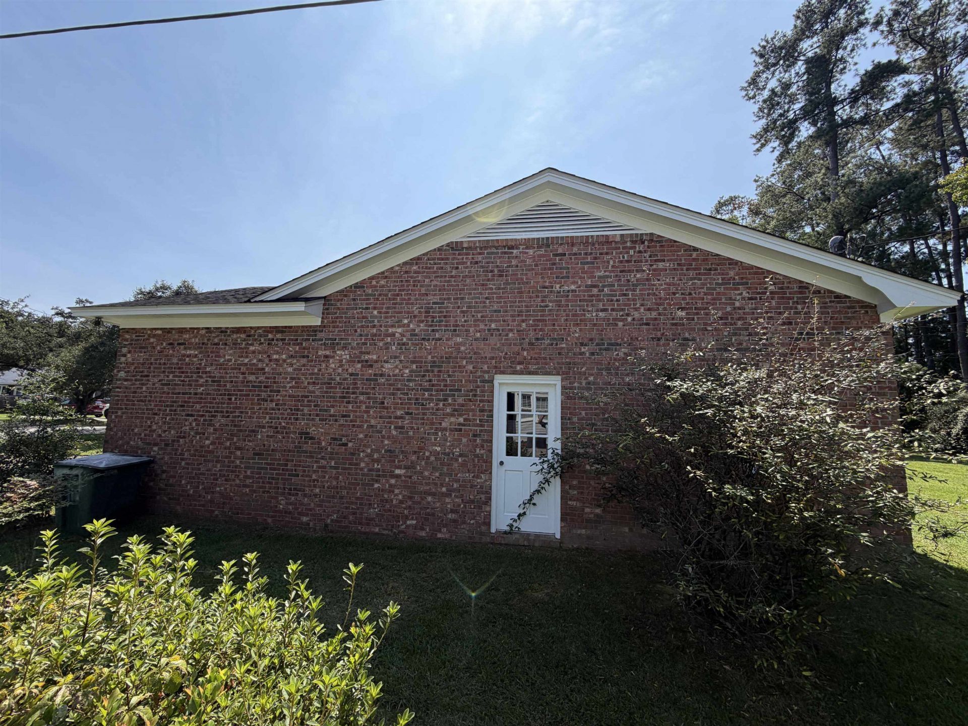 1003 Lakeside Dr. Photo 14