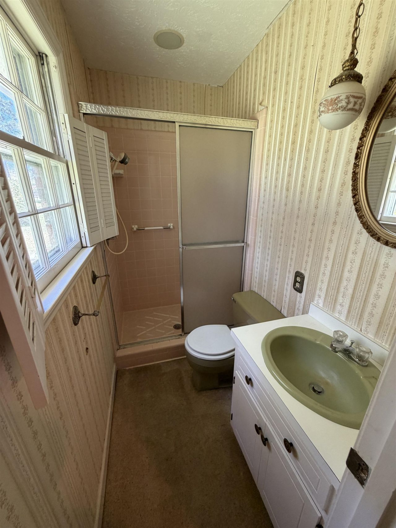 1003 Lakeside Dr. Photo 4