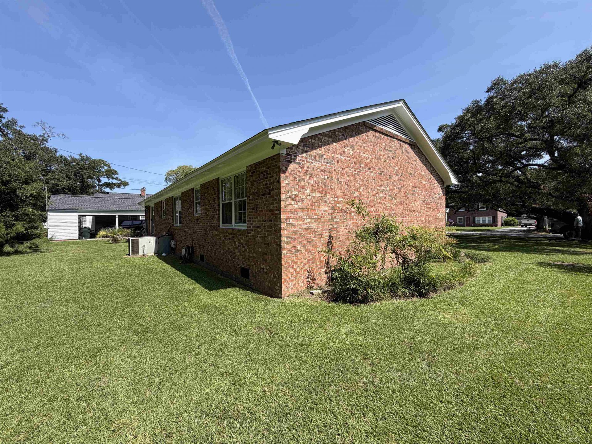 1003 Lakeside Dr. Photo 9
