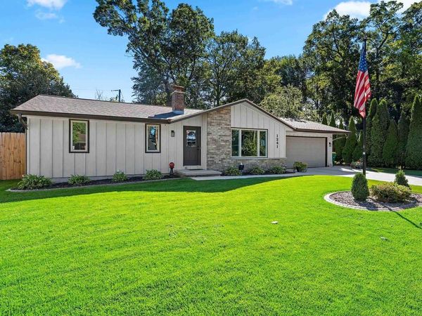 1241 DELRAY DRIVE, Green Bay, WI 54304