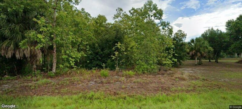 2050 Indian Hills Dr, Moore Haven, FL 33471 Main Photo
