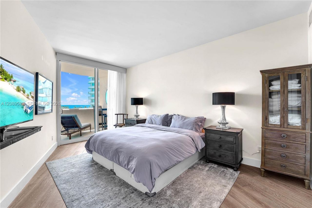 300 S Pointe Dr, Unit 809, Miami Beach, FL 33139 Photo