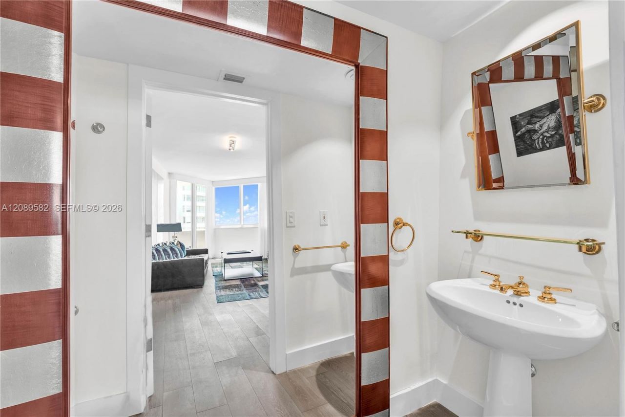 300 S Pointe Dr, Unit 809, Miami Beach, FL 33139 Photo