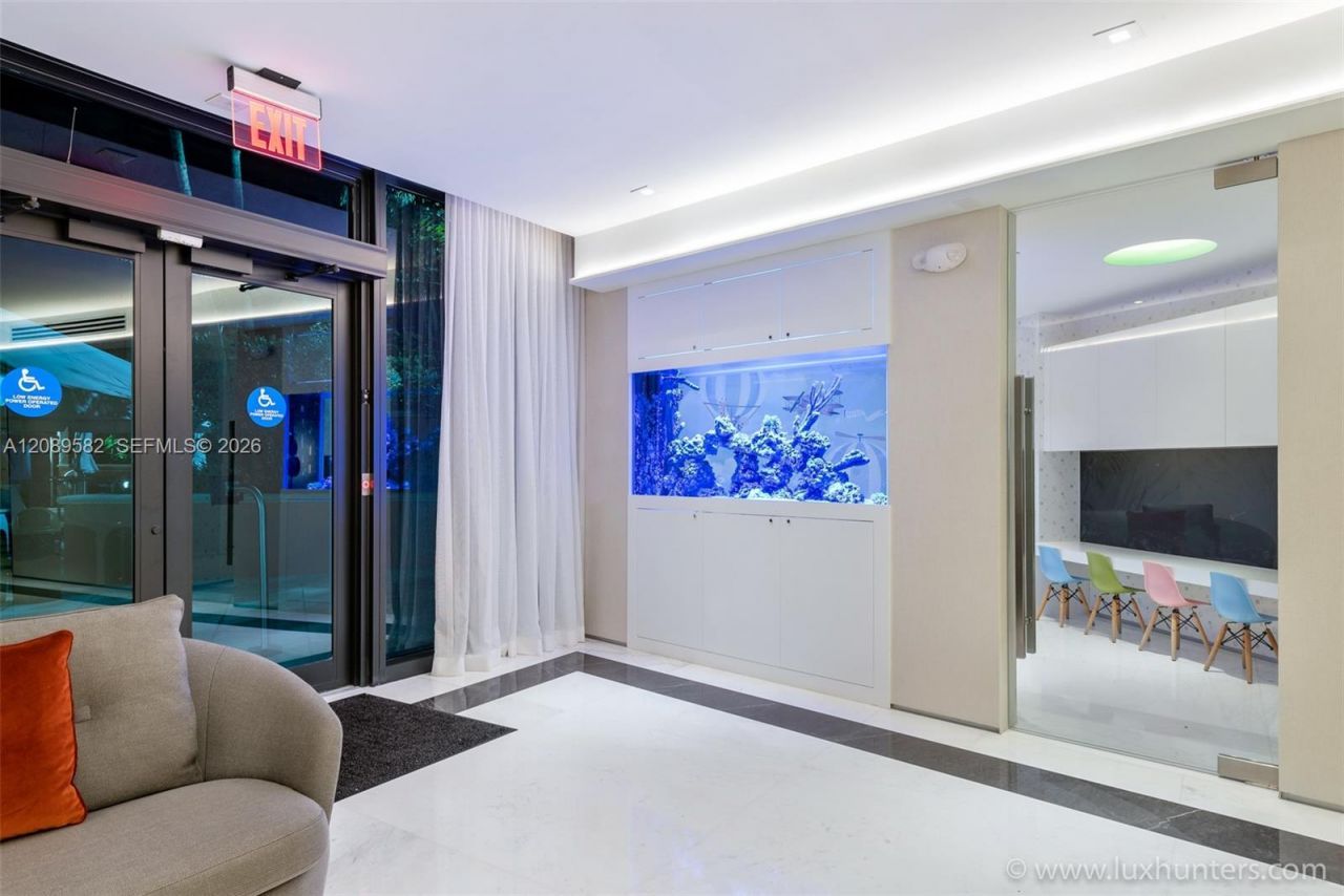 300 S Pointe Dr, Unit 809, Miami Beach, FL 33139 Photo