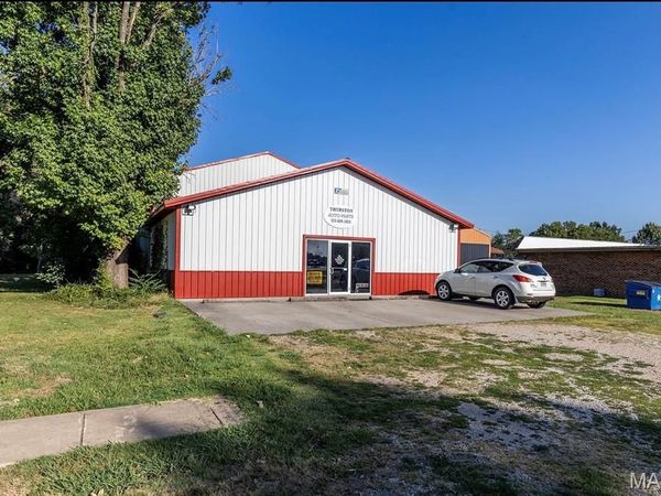 612 W Oak Street , Dexter, MO 63841