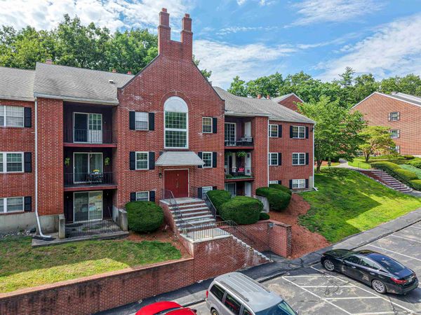 5 Louisburg Square, Unit 11, Nashua, NH 03060