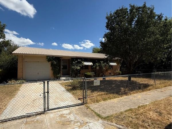 711 S 3rd Street , Copperas Cove, TX 76522