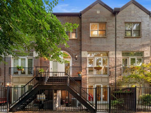 1051 W Lill Avenue , Chicago, IL 60614