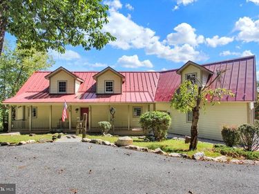 1060 KUHN ROAD, BOILING SPRINGS, PA 17007