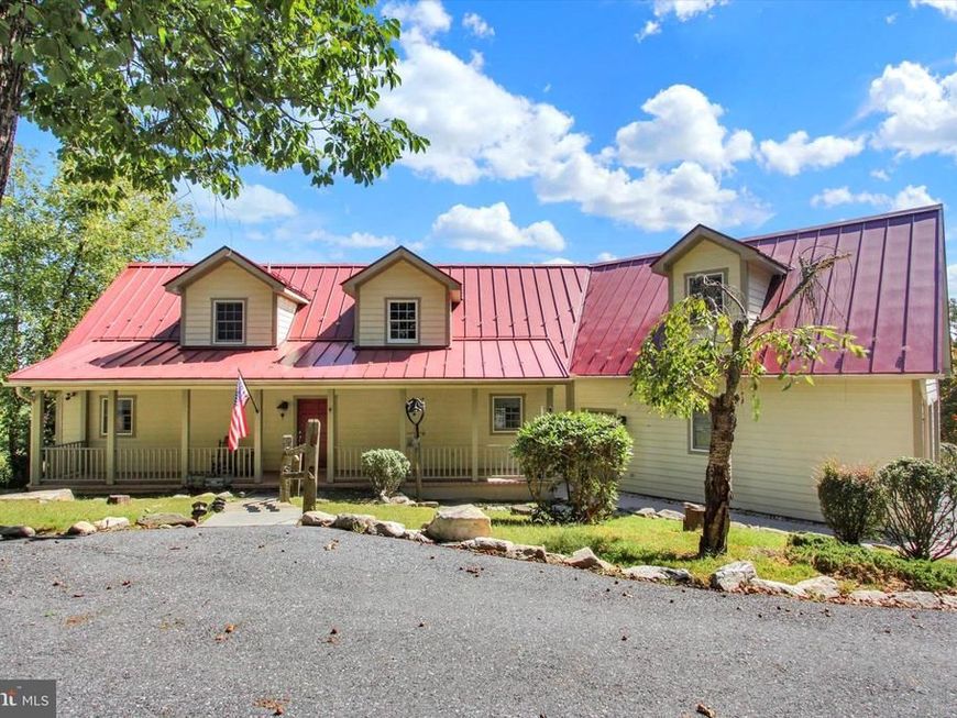 1060 Kuhn Road, Boiling Springs, PA 17007 Main Photo