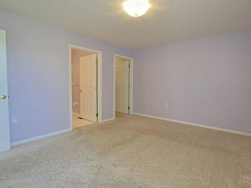 5344 Meadow Walk Lane, Green Township, OH 45247 Photo 14