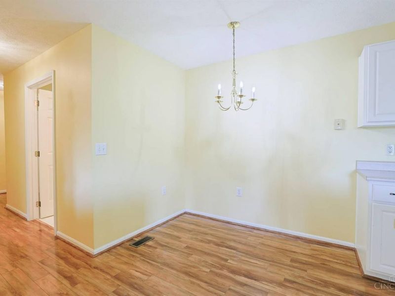 5344 Meadow Walk Lane, Green Township, OH 45247 Photo 7