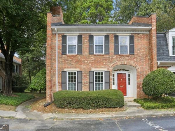 11 Scotland Place NW, Atlanta, GA 30318