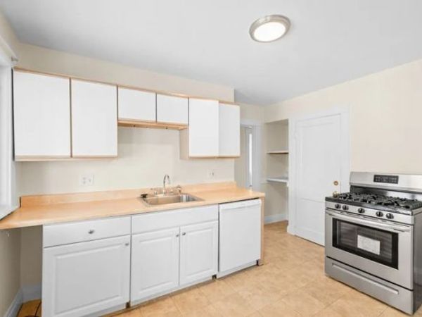9-11 Lyman Ter, Unit 9, Waltham, MA 02452