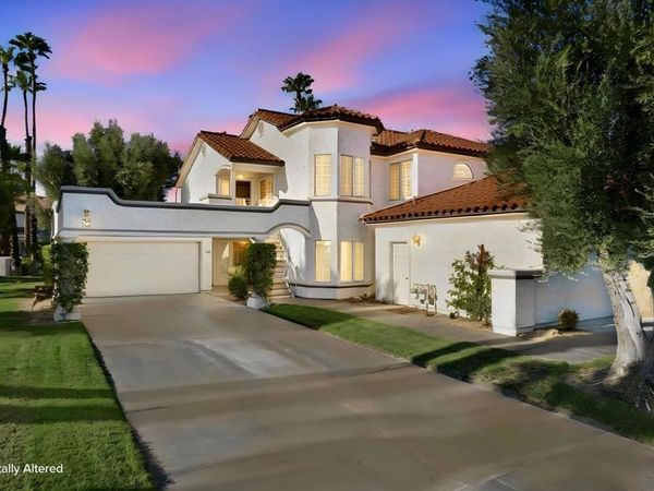 704 Vista Lago N, Palm Desert, CA 92211