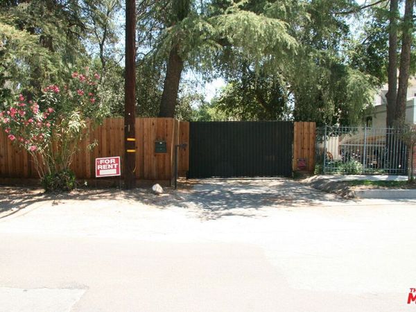 9814 Baden Avenue, Chatsworth, CA 91311