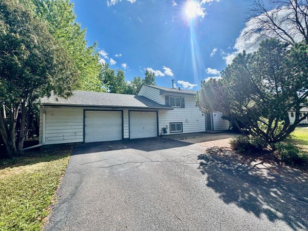 2001 Yellowstone Trail, Brooklyn Park, MN 55444
