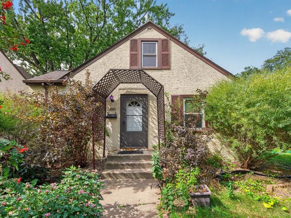 5336 Hiawatha Lane, Minneapolis, MN 55417