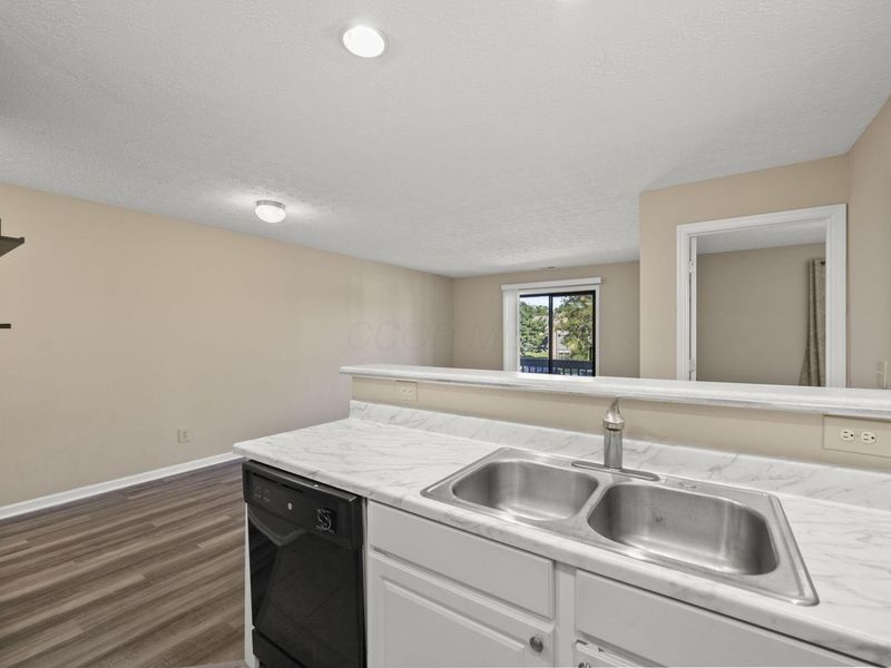 5307 Stonemeadow Avenue , Unit F, Columbus, OH 43220 Photo 15