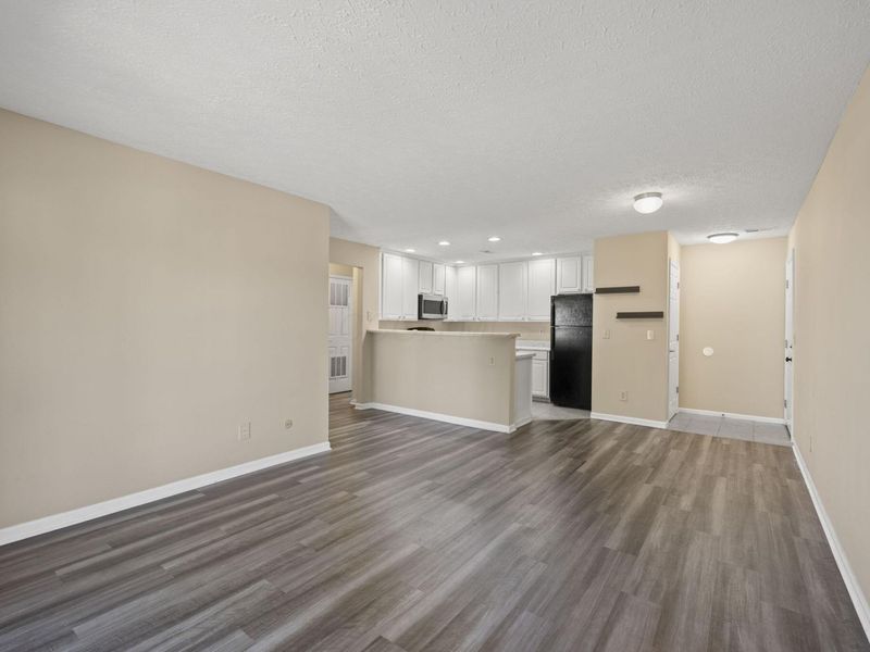 5307 Stonemeadow Avenue , Unit F, Columbus, OH 43220 Photo 9