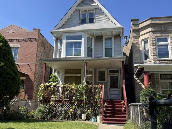 4426 N Damen Avenue , Chicago, IL 60625