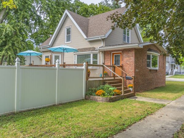 921 N Plum Street , Pontiac, IL 61764