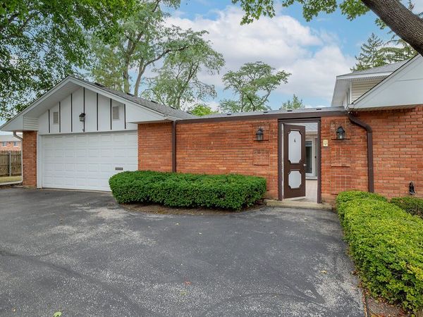 4 Harrogate On Oxford , Rolling Meadows, IL 60008
