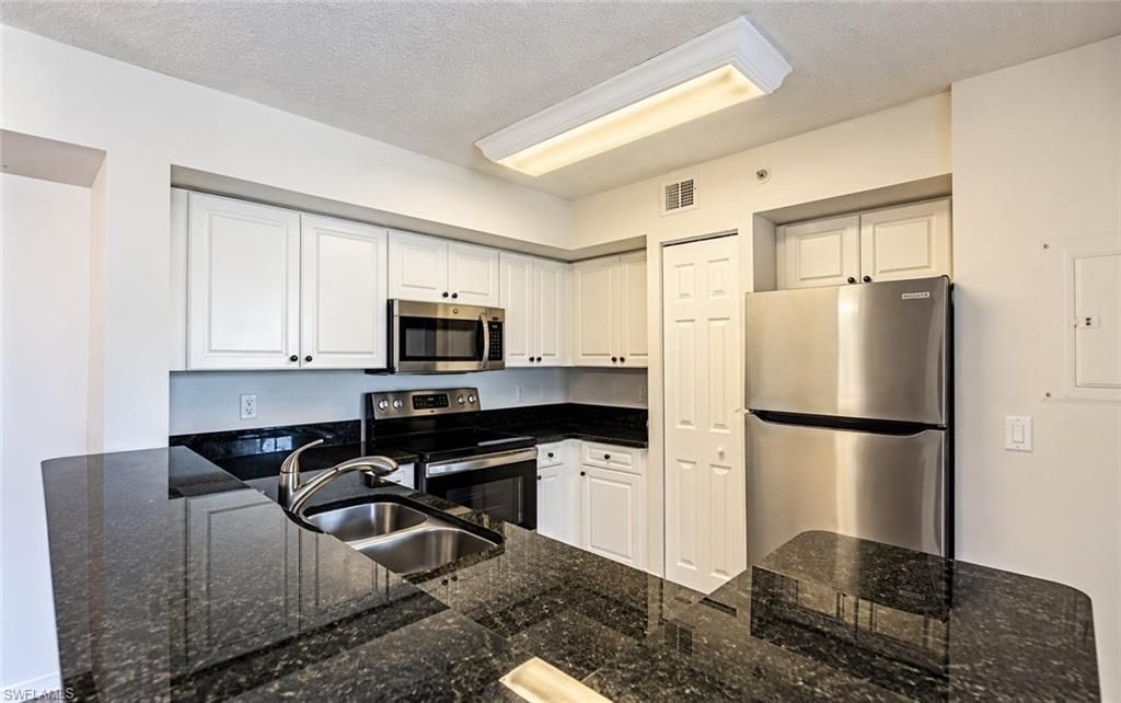 1180 Wildwood Lakes Blvd , Unit 105, Naples, FL 34104 Photo