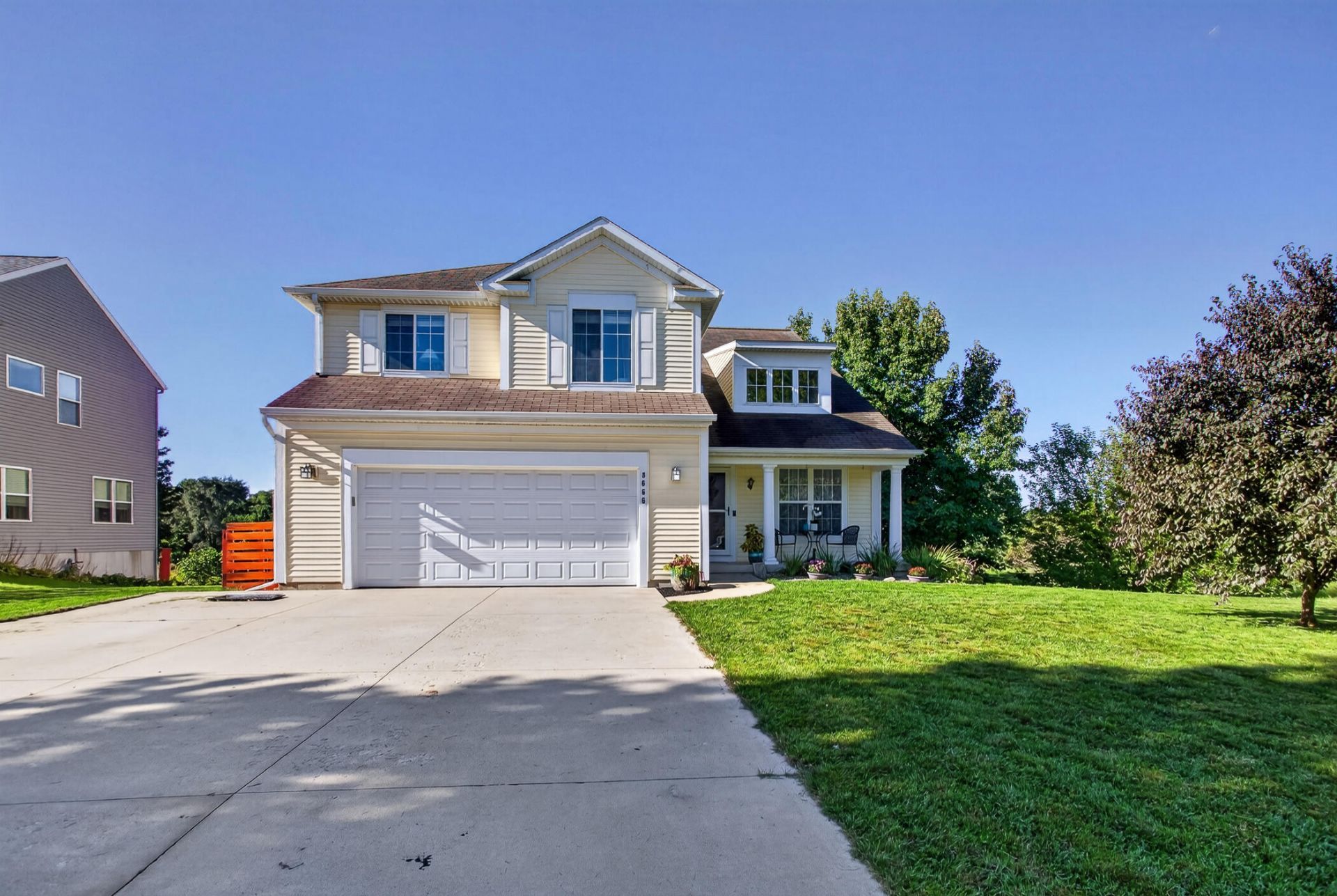 8666 Suntree Drive, Zeeland, MI 49464 Main Photo