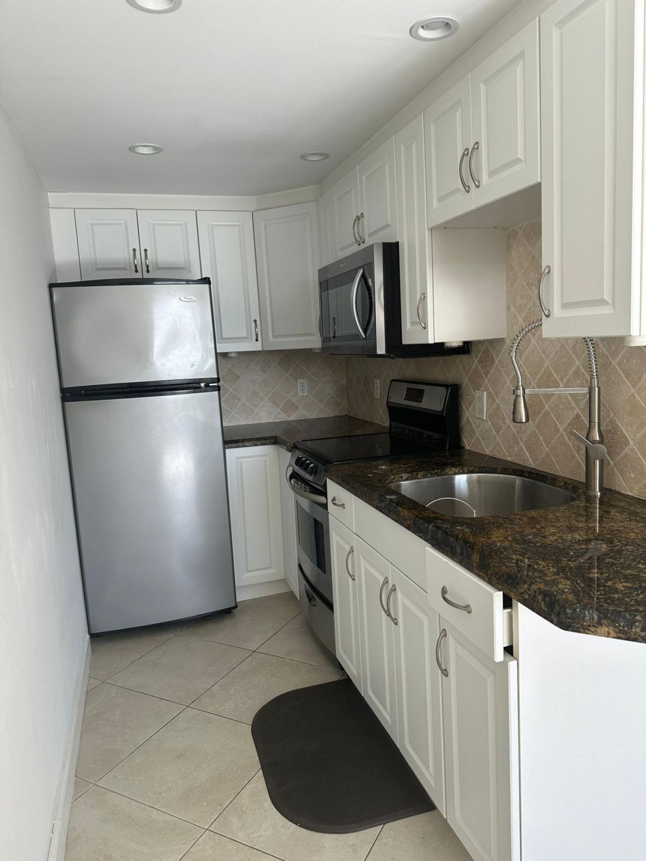 15 S Golfview Road, Unit 504, Lake Worth Beach, FL 33460 Photo