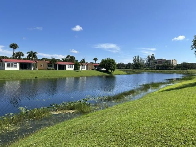 471 Lake Dora Drive, West Palm Beach, FL 33411 Photo