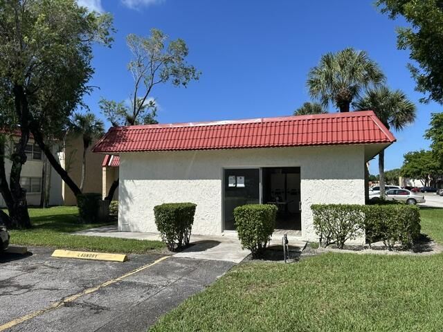 471 Lake Dora Drive, West Palm Beach, FL 33411 Photo