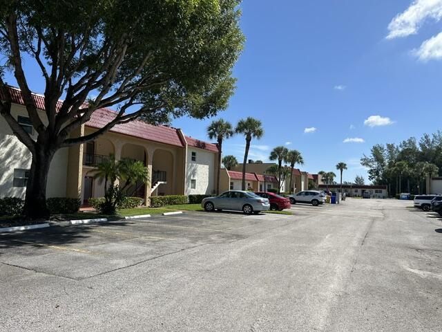 471 Lake Dora Drive, West Palm Beach, FL 33411 Photo