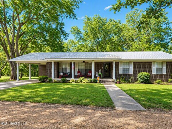 5061 Mississippi 310, Crenshaw, MS 38621