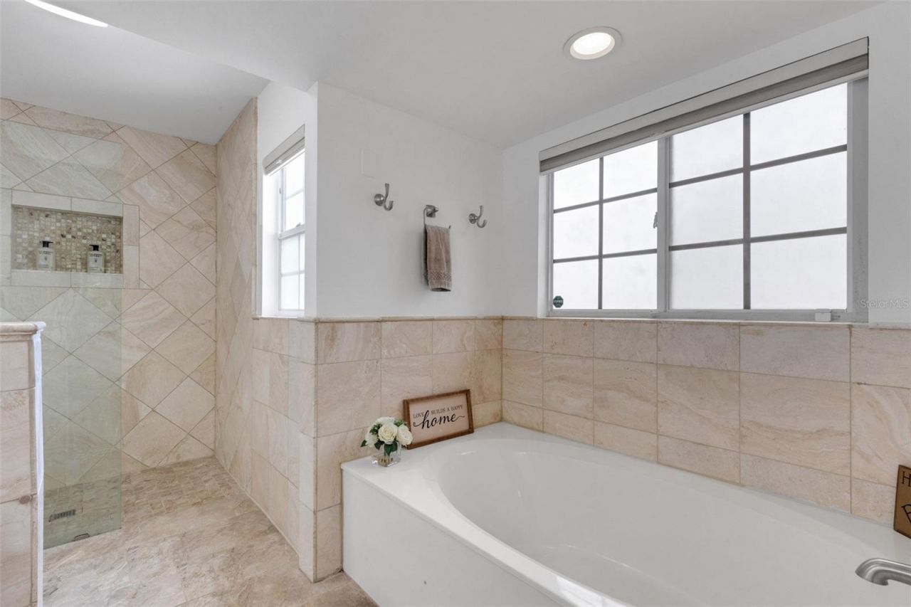 5622 29th Street Circle E, Bradenton, FL 34203 Photo