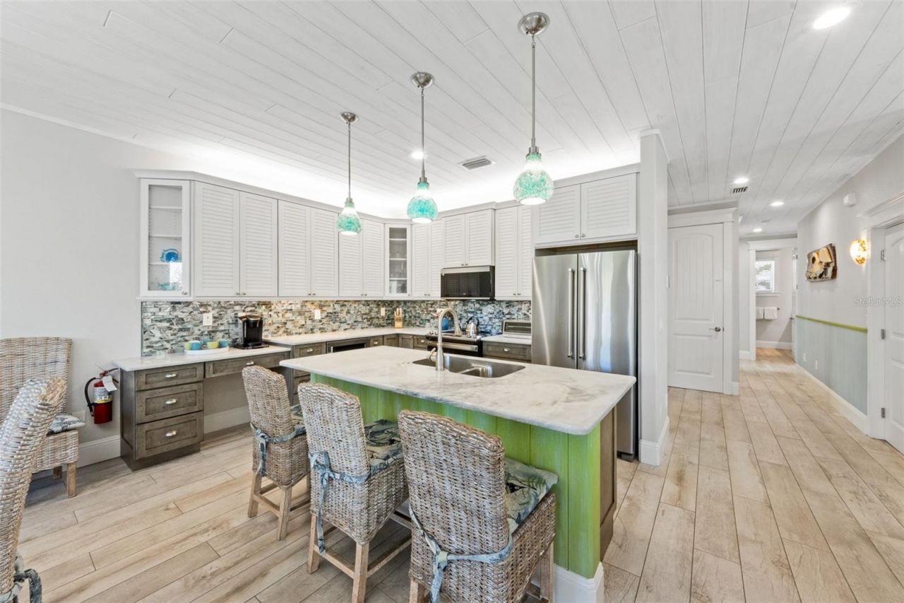 106 81st Street, Holmes Beach, FL 34217 Photo