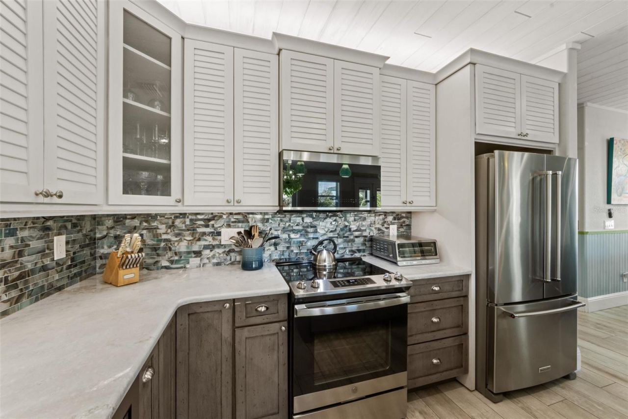 106 81st Street, Holmes Beach, FL 34217 Photo