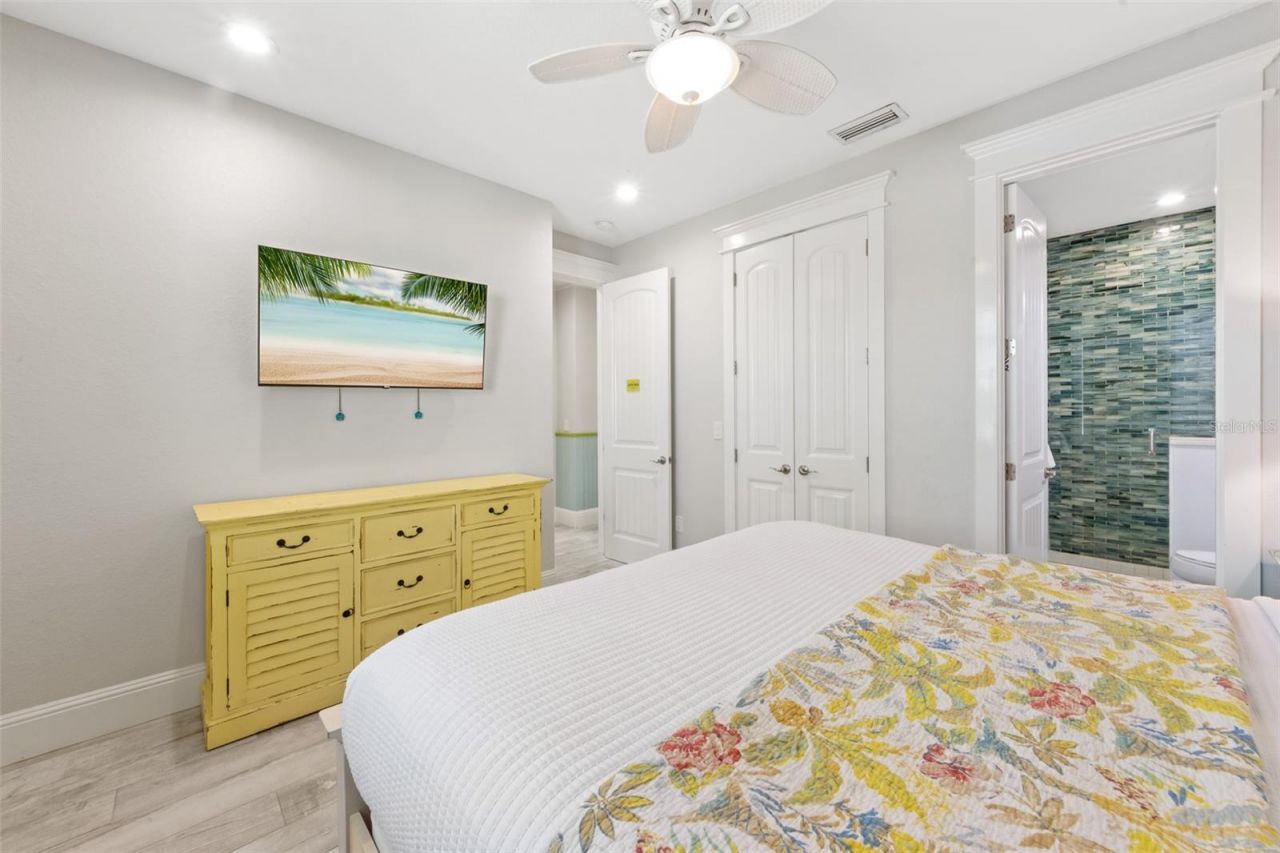 106 81st Street, Holmes Beach, FL 34217 Photo