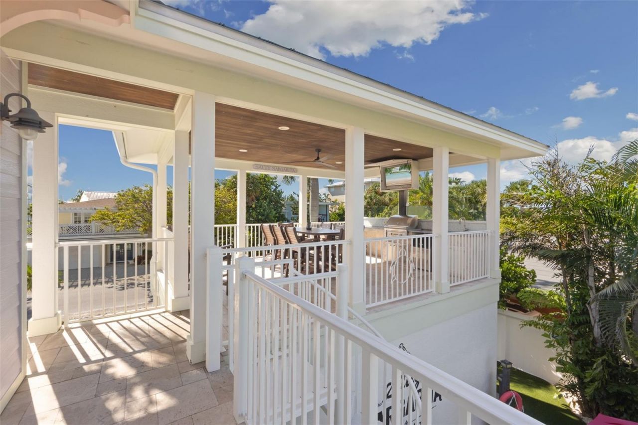 106 81st Street, Holmes Beach, FL 34217 Photo