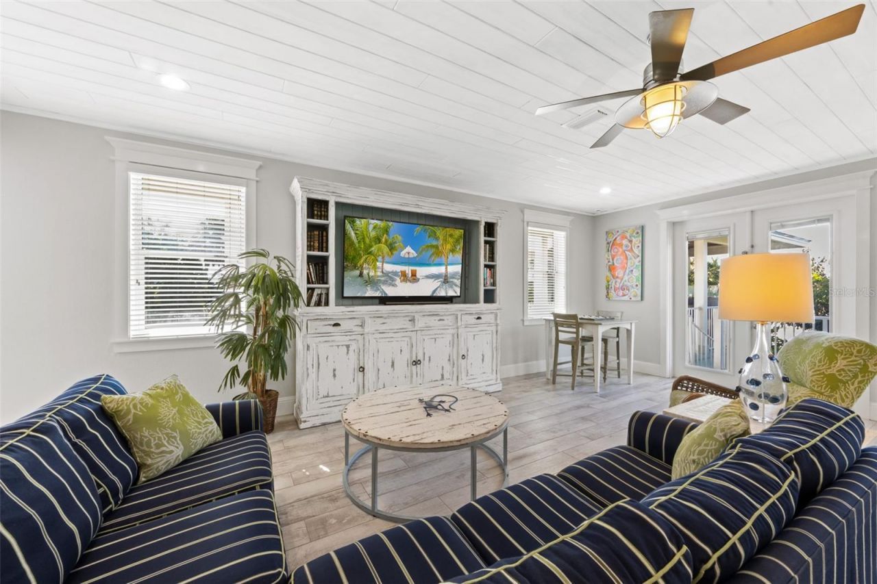 106 81st Street, Holmes Beach, FL 34217 Photo