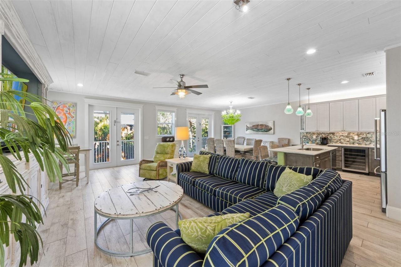 106 81st Street, Holmes Beach, FL 34217 Photo