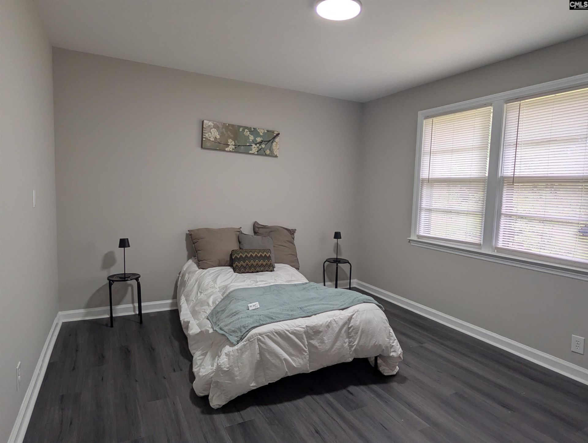 1013 Pinelane Road  Photo 5