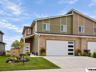 256 N 105th Street, Lincoln, NE 68527