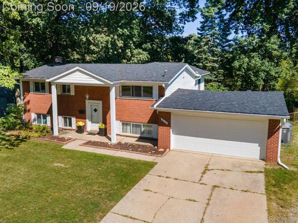 3820 Percy King Road, Waterford Township, Mi 48329