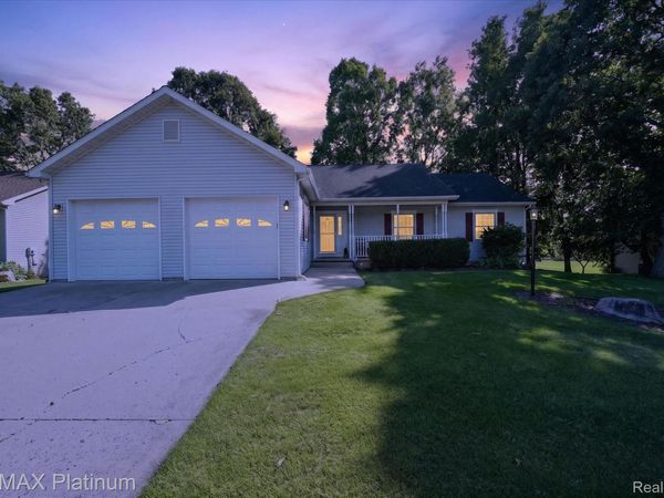 2410 Chestnut Bend, Oceola Township, Mi 48855