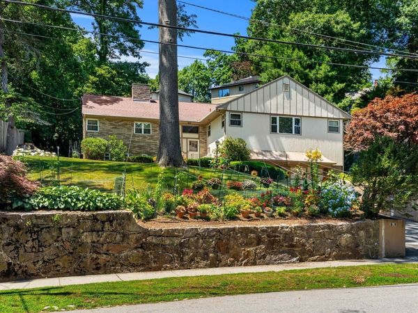 205 Gardner Rd, Brookline, MA 02445